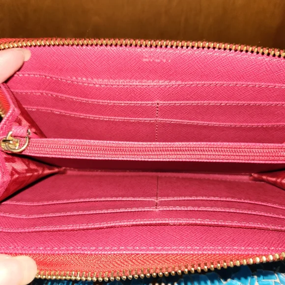 DKNY Magenta Saffiano Leather Large Side Zipper Tote and matching wallet - Picture 12 of 12